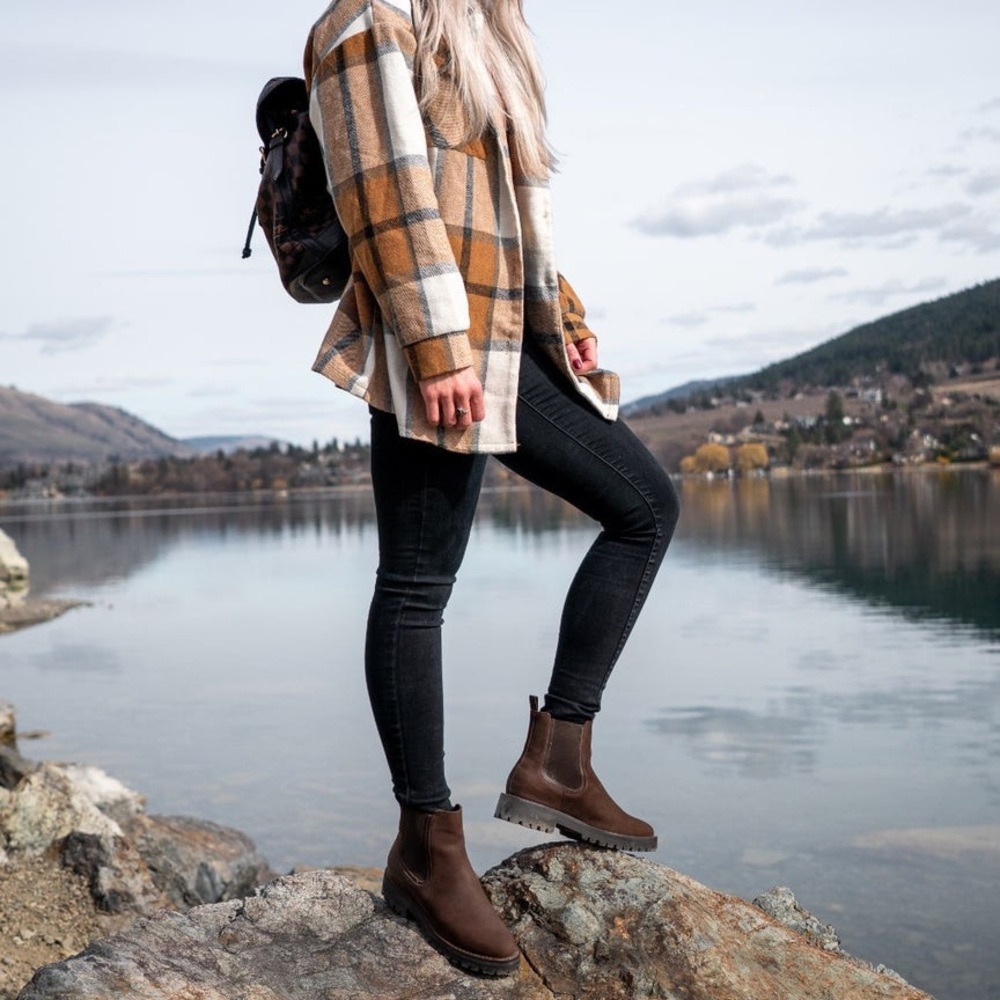 Thursday Boot Co. Legend Chelsea Boots Size 7 Brown Truffle Nubuck Leather
